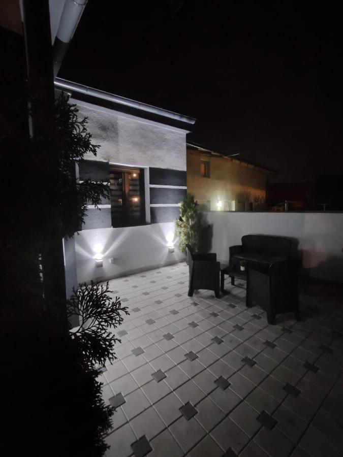 Rubikon Free Parking Apartmani Dusanovac Dış mekan fotoğraf