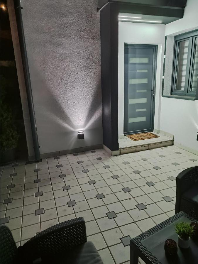 Rubikon Free Parking Apartmani Dusanovac Dış mekan fotoğraf